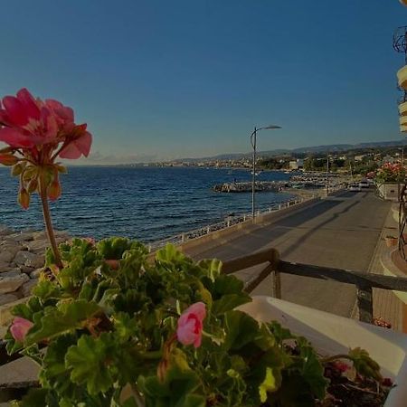Hotel La Lampara レッジョ・ディ・カラブリア エクステリア 写真