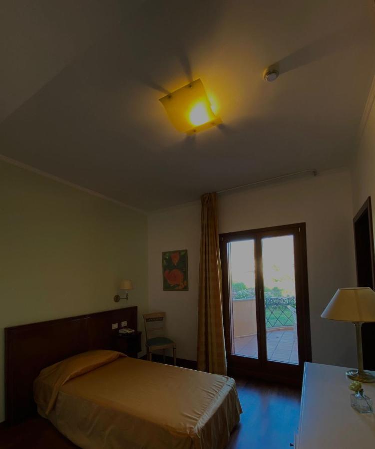 Hotel La Lampara レッジョ・ディ・カラブリア エクステリア 写真