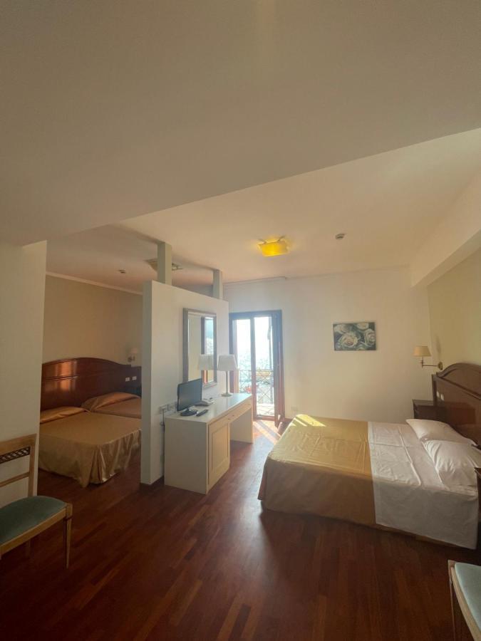 Hotel La Lampara レッジョ・ディ・カラブリア エクステリア 写真