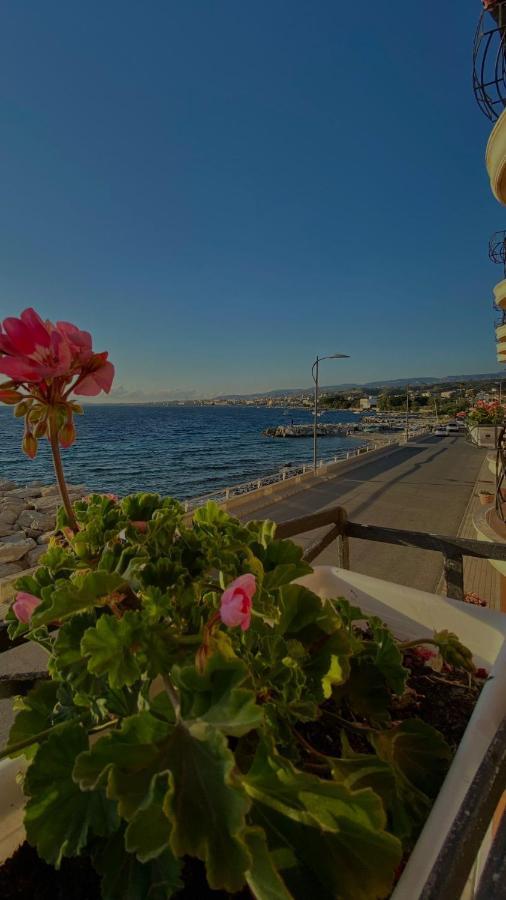 Hotel La Lampara レッジョ・ディ・カラブリア エクステリア 写真