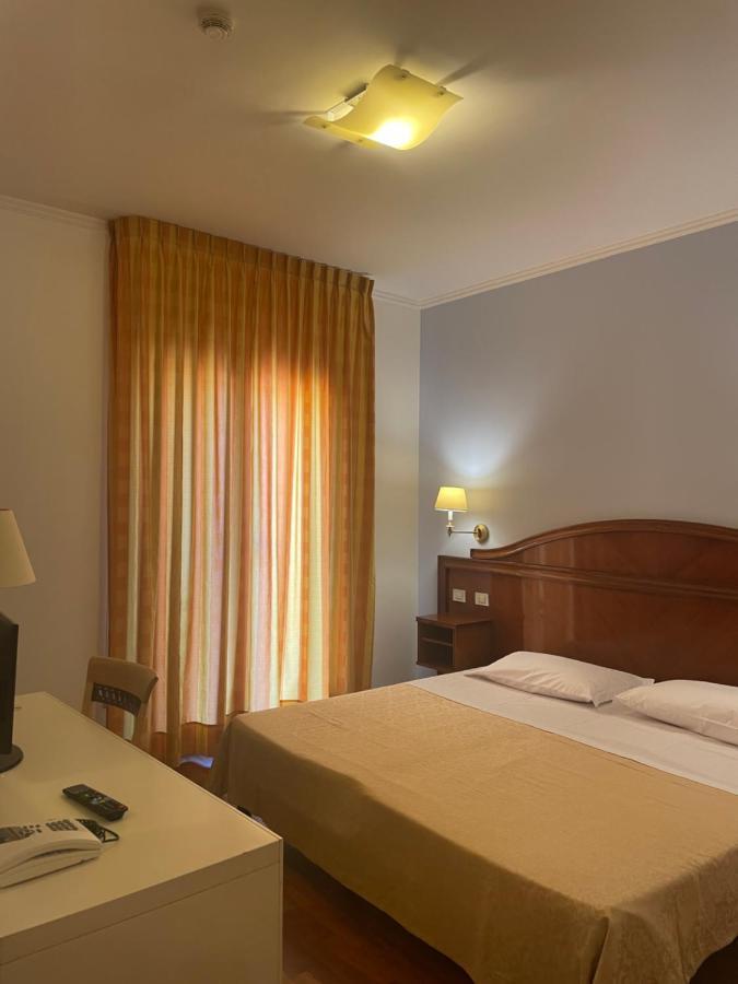 Hotel La Lampara レッジョ・ディ・カラブリア エクステリア 写真