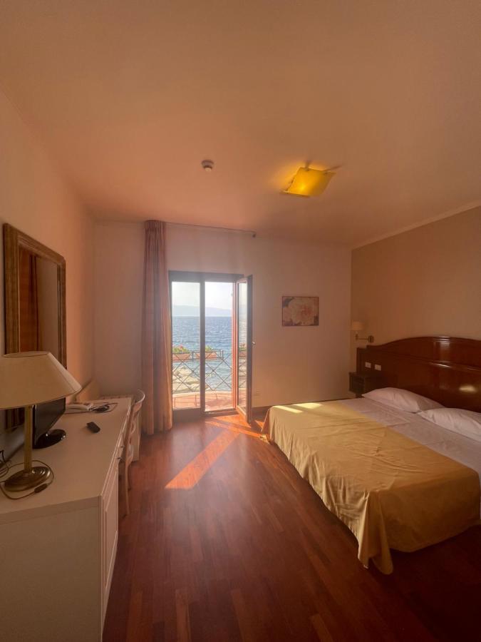 Hotel La Lampara レッジョ・ディ・カラブリア エクステリア 写真